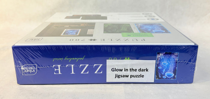 700 Piece Underwater World Glow in the Dark Puzzle - Brand New!