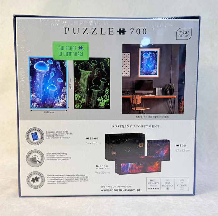 700 Piece Underwater World Glow in the Dark Puzzle - Brand New!