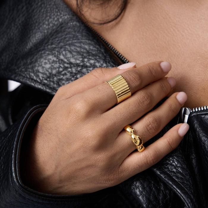 Bold Fluted Band Ring - Flaire & Co.