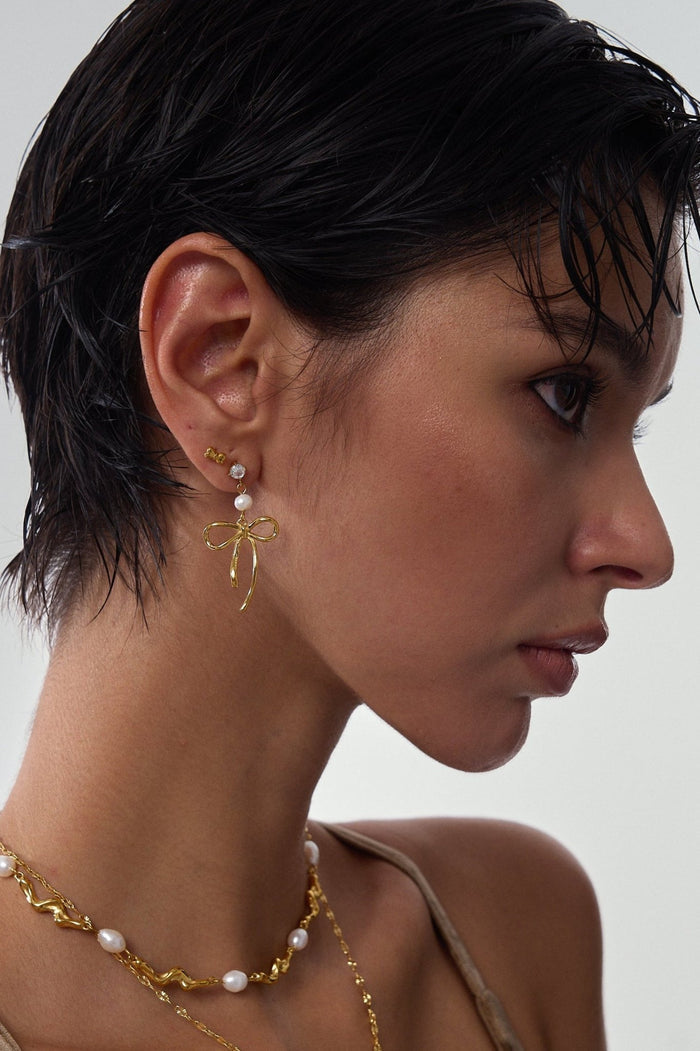 Darling Pearl Bow Earrings - Flaire & Co.