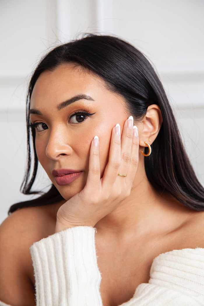Everyday Medium CZ Hoops in Gold - Flaire & Co.