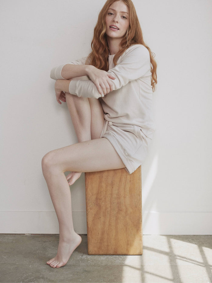 Fleece Roll Cuff Short by Hass color bone