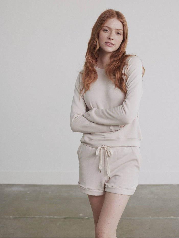 Fleece Roll Cuff Short by Hass color bone