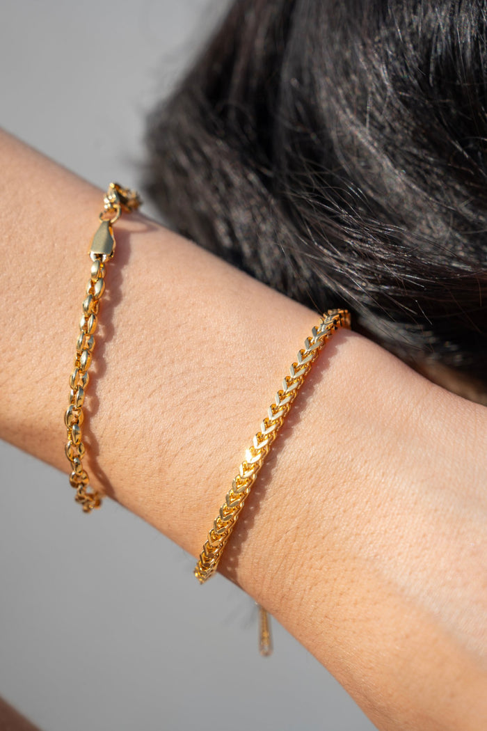 Hunter Bracelet in Gold (Unisex) - Flaire & Co.