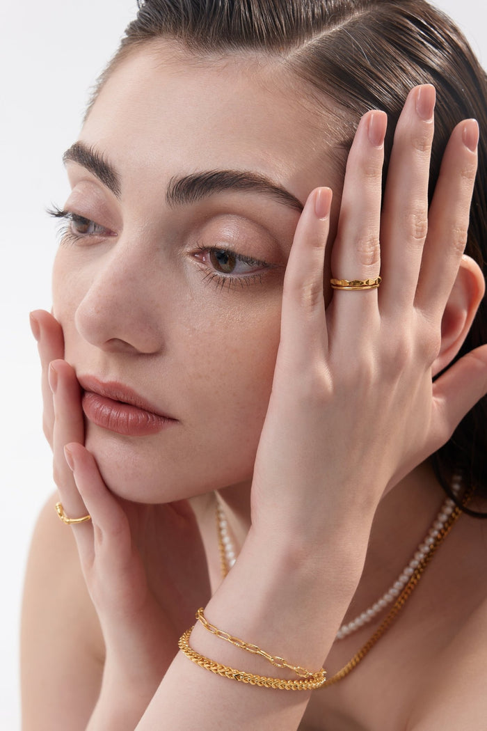Hunter Bracelet in Gold (Unisex) - Flaire & Co.