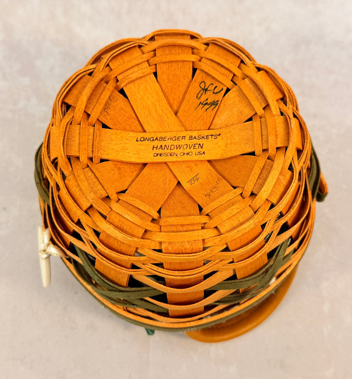 Longaberger 1999 Limited Edition Peppermint Basket w/Linings