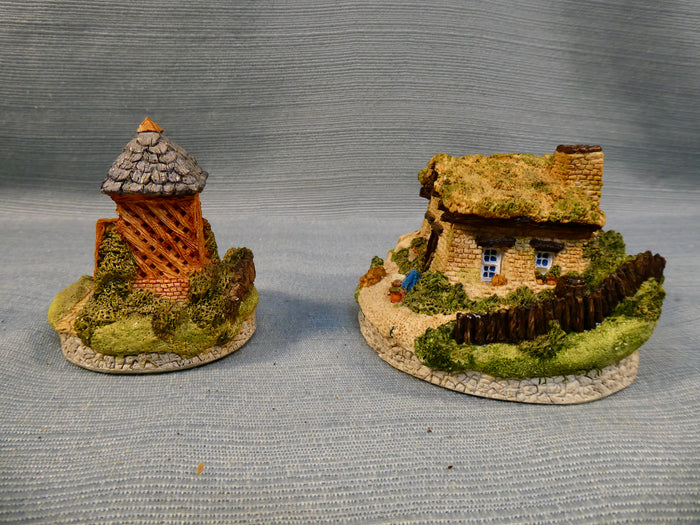 Maurice Wideman American Collection Well House and Sod House Figurines