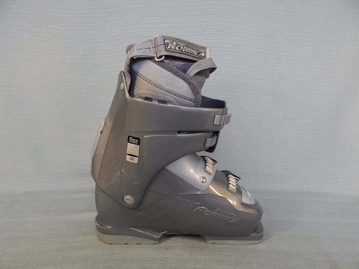 Nordica Easy-Move Ski Boots, Women's Size 7.5