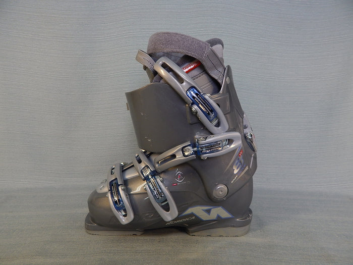 Nordica Easy-Move Ski Boots, Women's Size 7.5