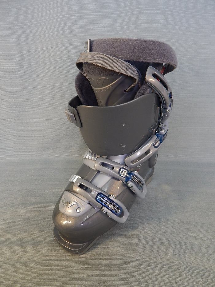 Nordica Easy-Move Ski Boots, Women's Size 7.5