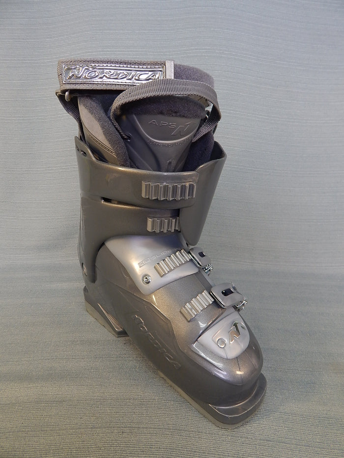 Nordica Easy-Move Ski Boots, Women's Size 7.5
