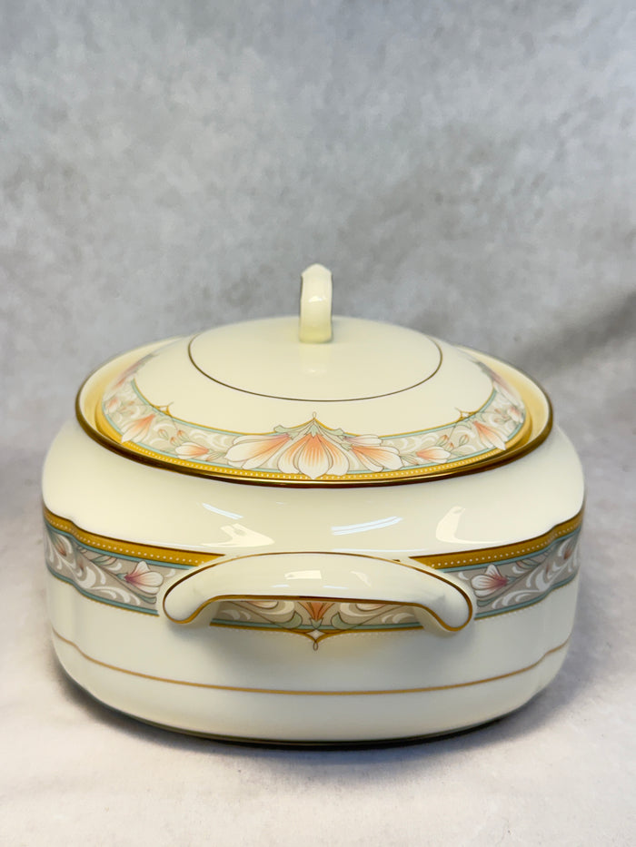 Noritake Barrymore Covered Casserole Dish with Lid - Brand New!