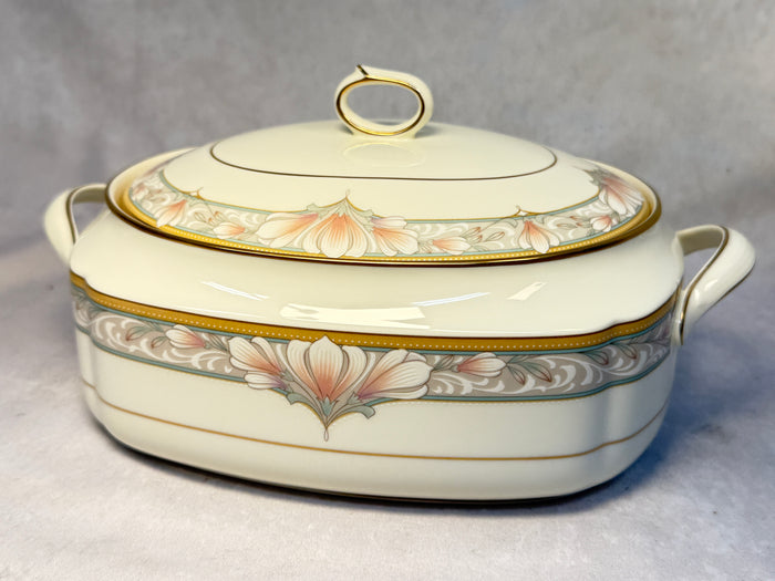 Noritake Barrymore Covered Casserole Dish with Lid - Brand New!