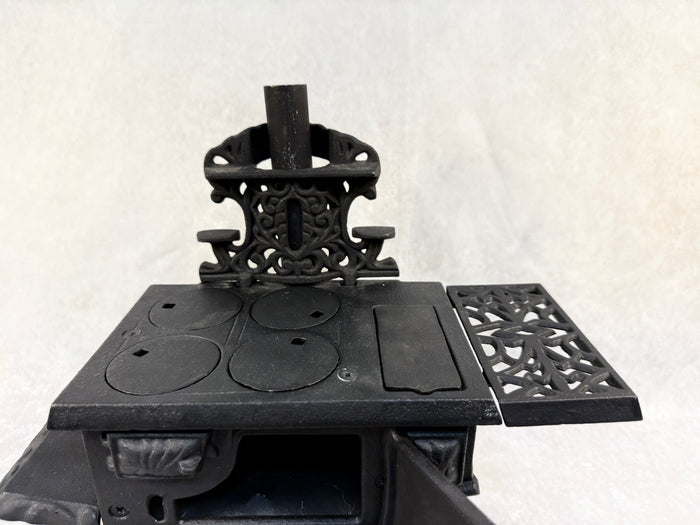 Old Mountain Miniature Cast Iron Stove