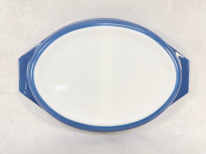 Pyrex Royal 1.5 Quart Divided Dish with Lid
