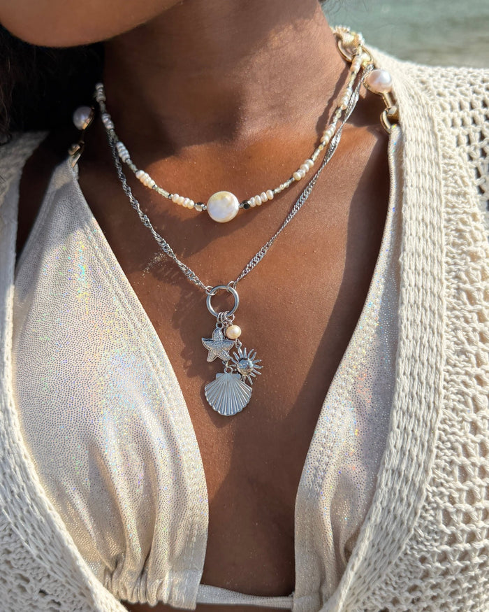 Solis Button Pearl Necklace - Flaire & Co.