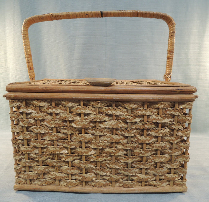 Wine Lovers Wicker Picnic Basket